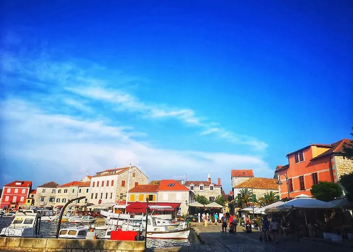 Pet friendly House Beatrix Apartment Stari Grad 