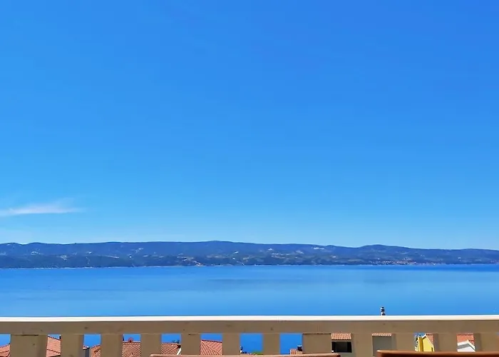 Apartments Nemira Omis