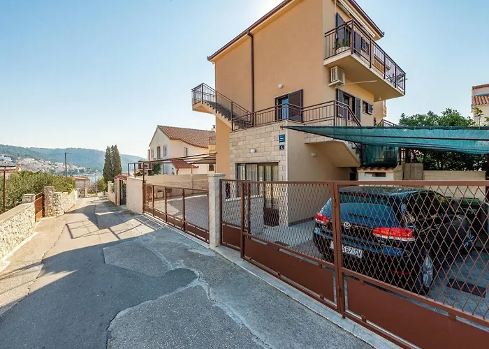 Apartments Protega Okrug Gornji