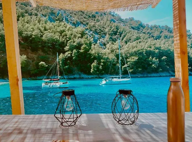 Robinson Crusoe Eco Bay Apartment Hvar Town