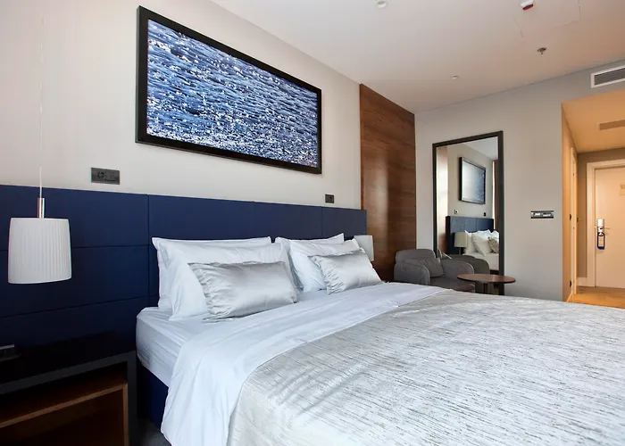 Split Hotels With Jacuzzi in Room near Marjan Forest Park