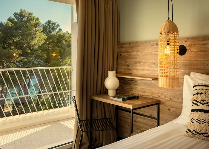 Stari Grad (Hvar) Dog Friendly Lodging and Hotels