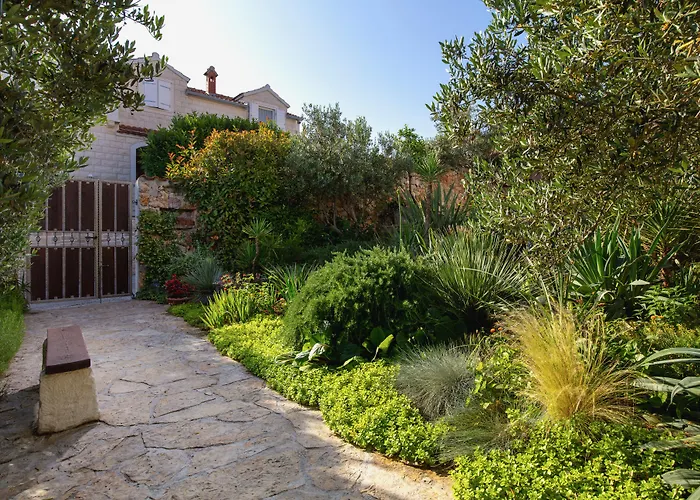 Villa Lukrecia Supetar
