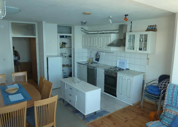 Apartments By The Sea Omis - 15485