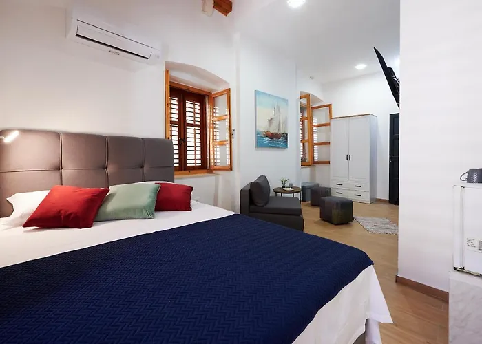 Tomy - Katy Bed & Breakfast Trogir