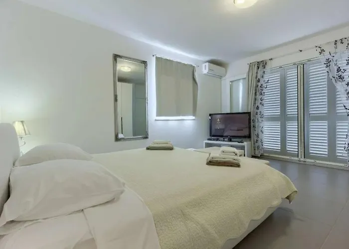 Zamy Villa Milna 