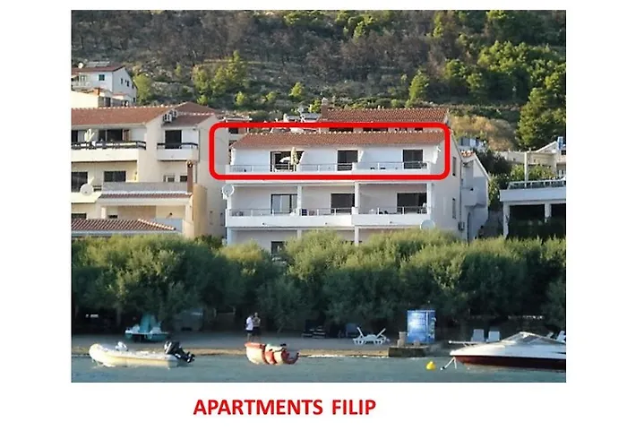 Beachfront Filip Apartment Omis
