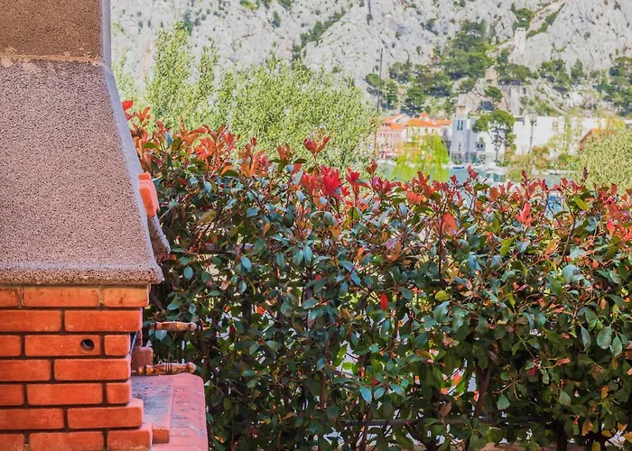 Pet friendly Downtown Deluxe Apartment Omis