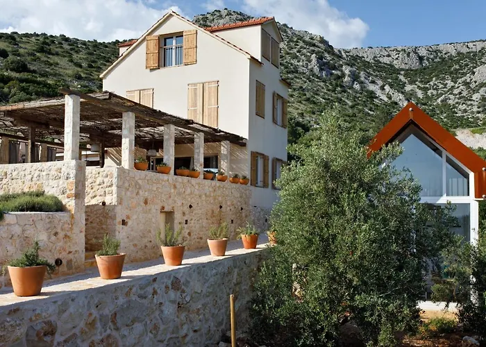Hvar Town Family villas