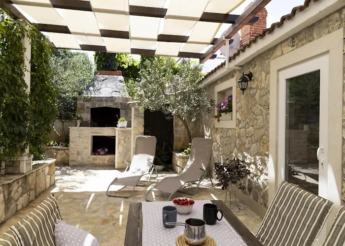Pet friendly M&T Apartment Supetar
