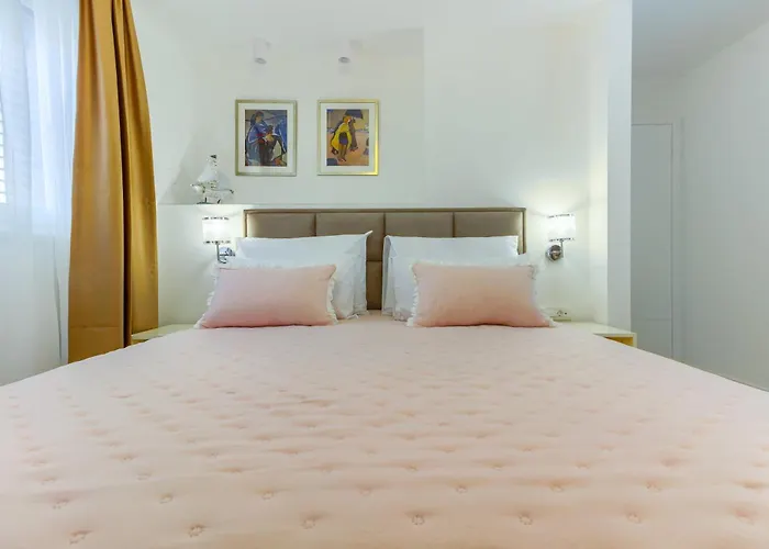 Luxury Bed & Breakfast Rooms Irini, In The Heart Of Split