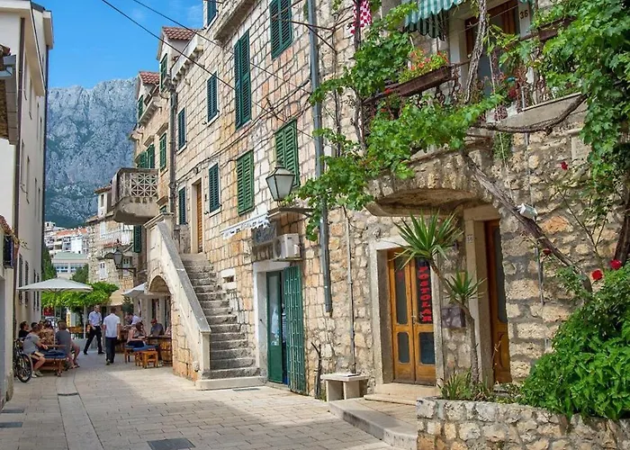 Villa Violet With Salt Water Pool Makarska