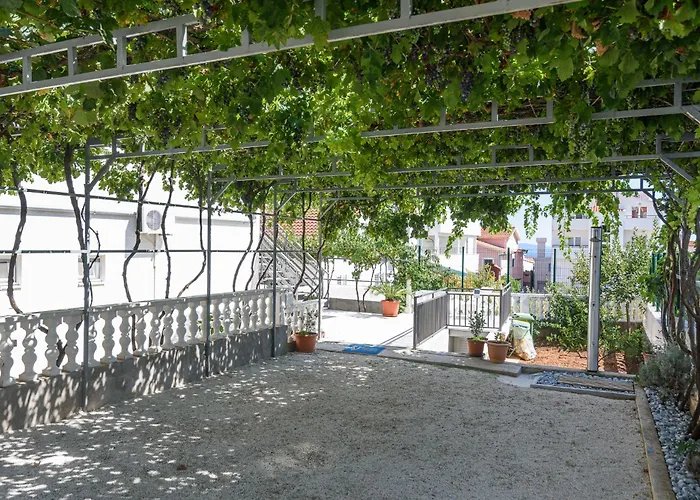 Apartment Bougainvillea Okrug Gornji