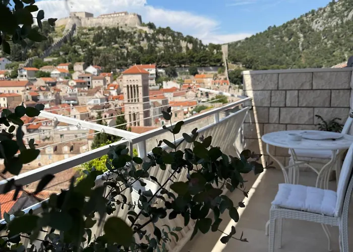 Oleander Apartment & Room Centar Hvar Town
