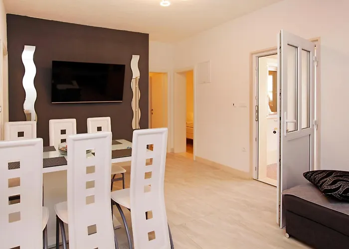 Apartments Toni Bol