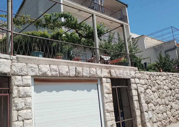 Apartments Ivka Omis