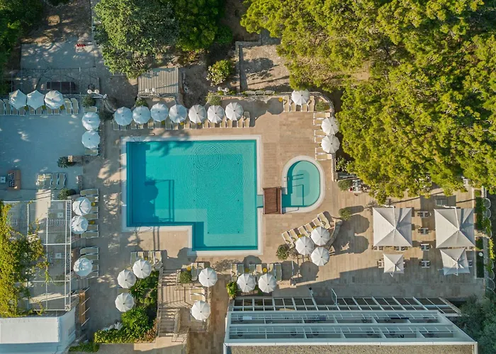 Bol Beach hotels