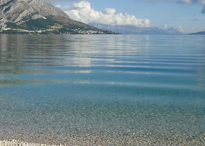 Apartments Karlo Omis