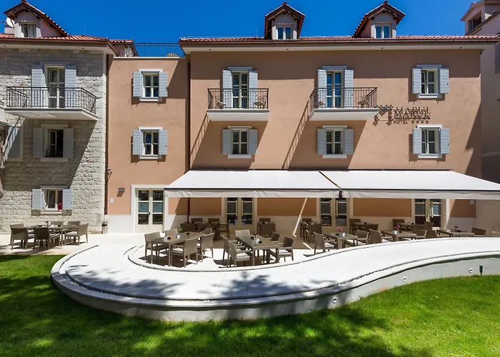 Split Hotels with Tennis Court