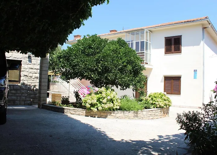Pet friendly Apartment Antica Supetar