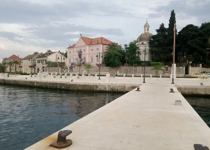 Apartmani Lomar Stari Grad 