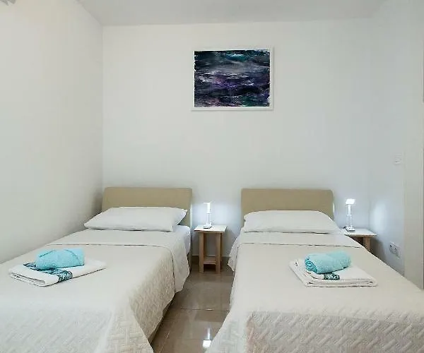 Split Pet friendly Vacation Rentals