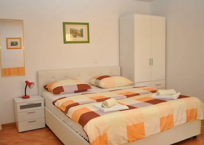 Makarska hotels near The Peninsula of St. Peter