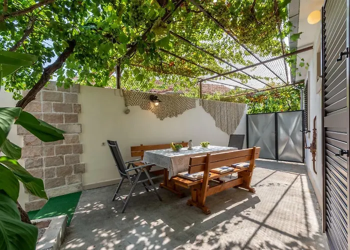 Pet friendly Holiday Home Tamjan Supetar
