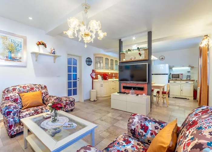 Apartments Villa Camellia - Adults Only Supetar